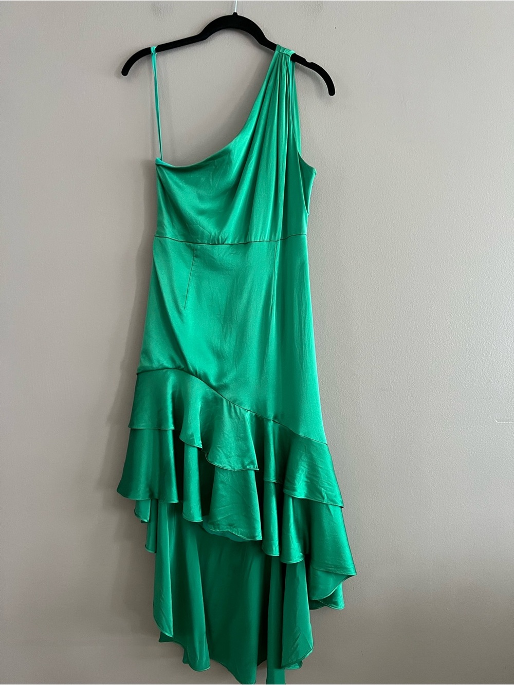 Cinq à Sept Colina Satin One Shoulder Asymmetric Ruffle Silk Dress Green 4 Flaw